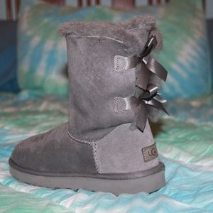 GREY BAILEY BOW UGG